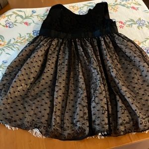 Ruum size 3 lacy gorgeous dress